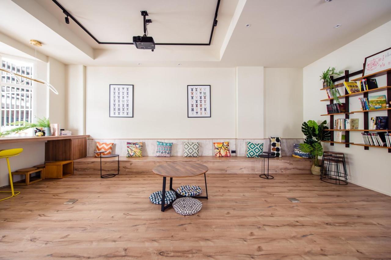 I Am Here B&B Tainan Exterior photo